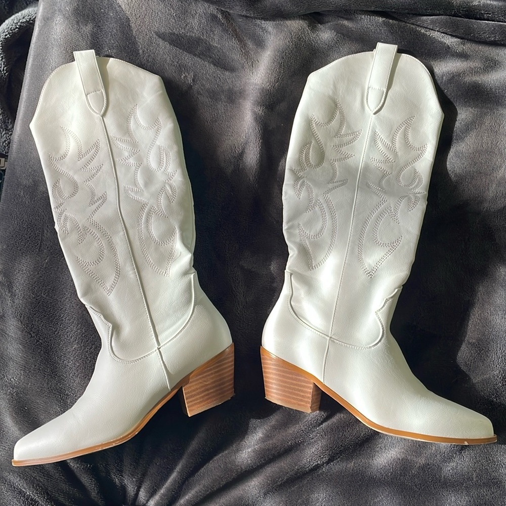 Ouepiano White cowboy boots